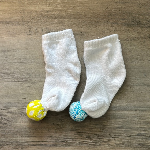 Lovevery Other - Lovevery Sensory Play Socks One Size Fits All